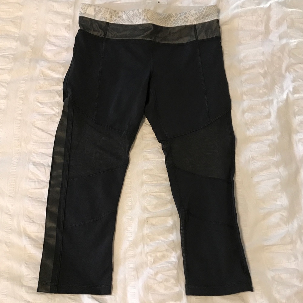 Lululemon • Mesh With Me Crop