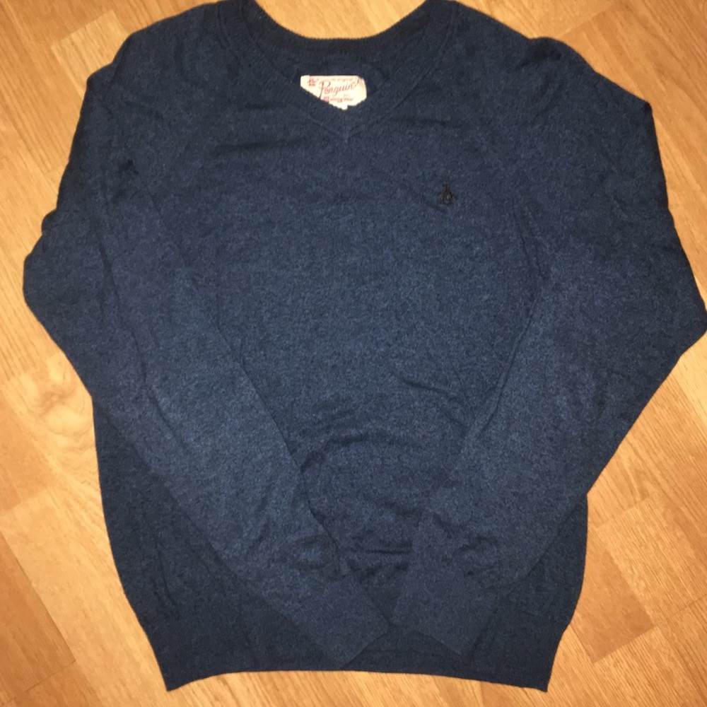 Cute v-neck cotton Penguin sweater M