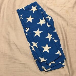 ON HOLD. OS Lularoe leggings