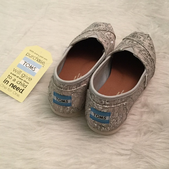 ❗️GONE 2/1❗️ NIB TOMS Classic Lace Glitz Slip On - Picture 3 of 6