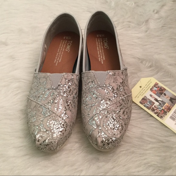 ❗️GONE 2/1❗️ NIB TOMS Classic Lace Glitz Slip On - Picture 4 of 6