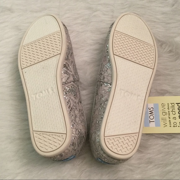 ❗️GONE 2/1❗️ NIB TOMS Classic Lace Glitz Slip On - Picture 6 of 6