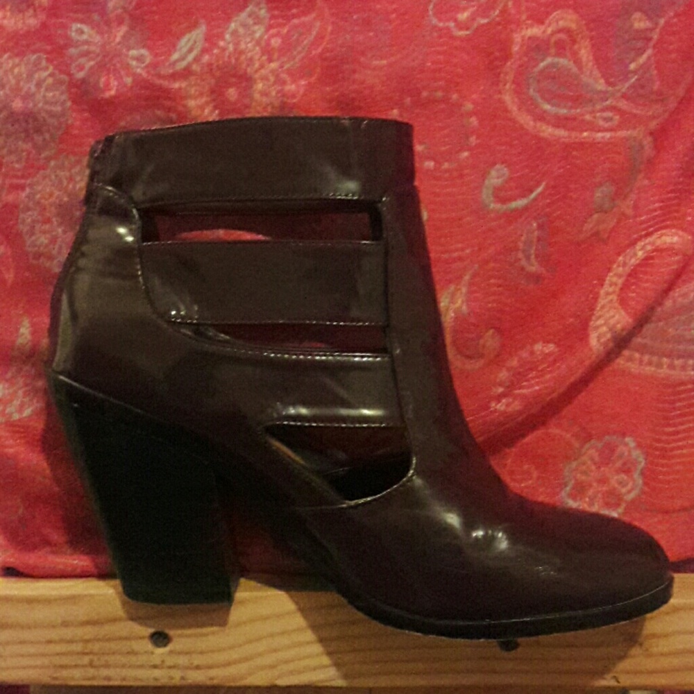 Peek a boo heels