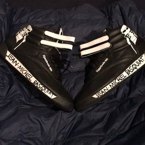 Women’s 7 Reebok classic freestyle high black