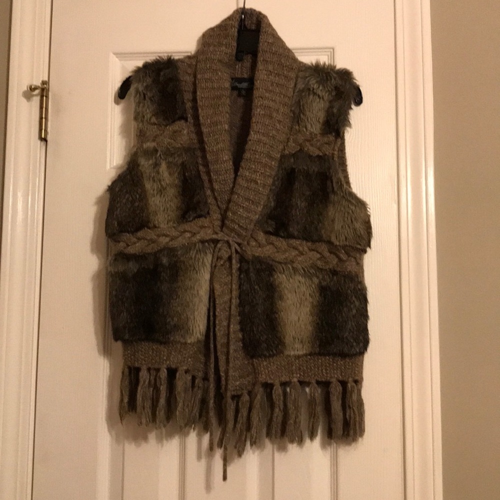 Buckle Brand - Dollhouse fur vest. Size Large