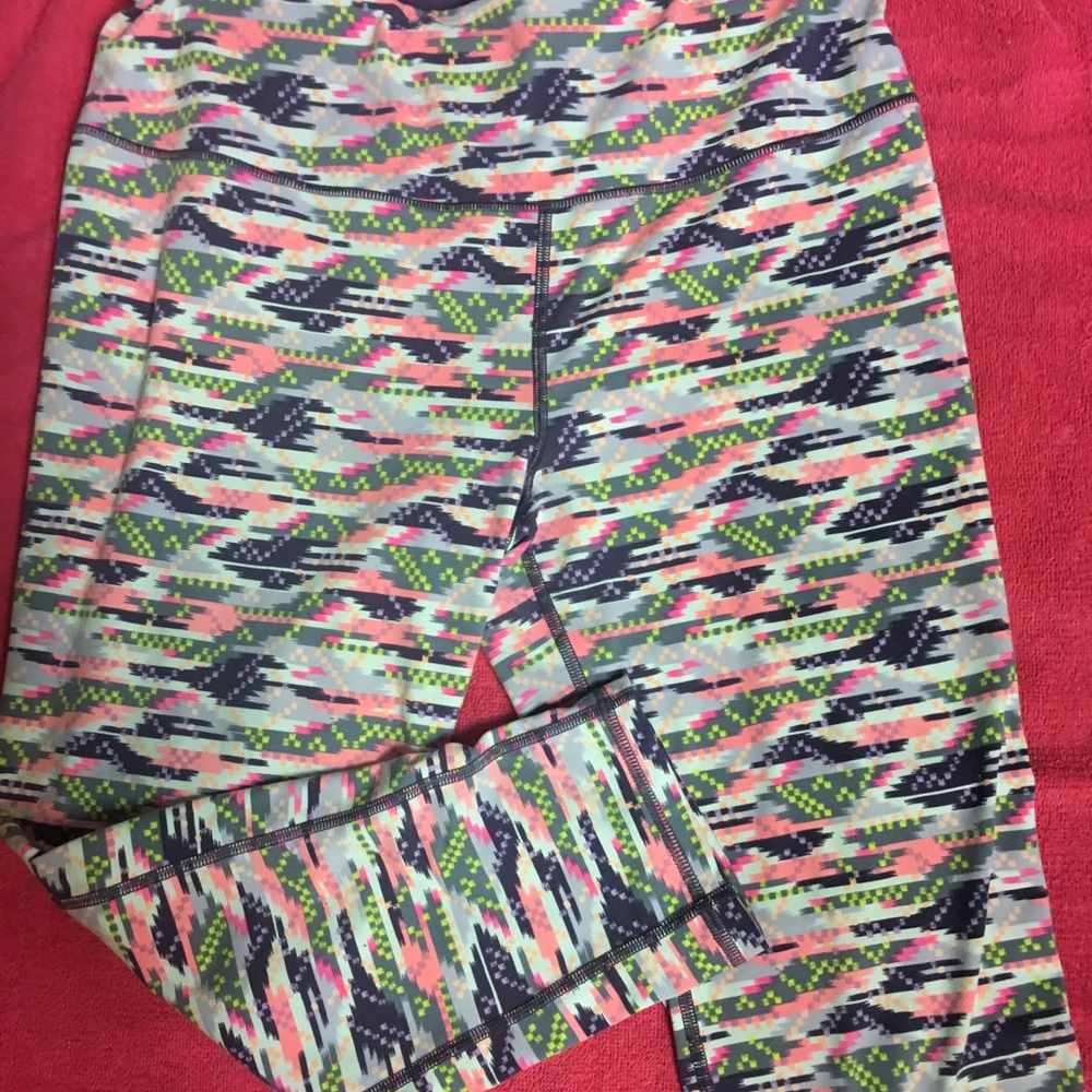 Victoria secret knockout capris! Size large.
