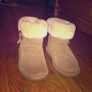Light brown BearPaw boots.