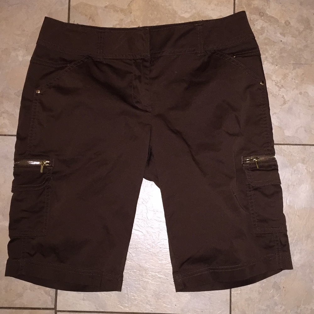 Sexy brown walking shorts cargo pockets