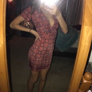 CUTE mini patterned v-neck dress!