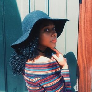 Meet your Posher, Kayla