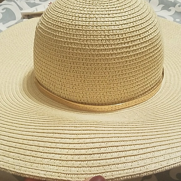 Vacation Hat - Picture 2 of 2