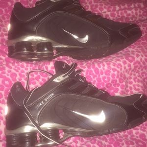 Nike Shox men’s size 8.5 = women’s 10