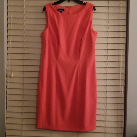 Dress - Picture 2 of 2