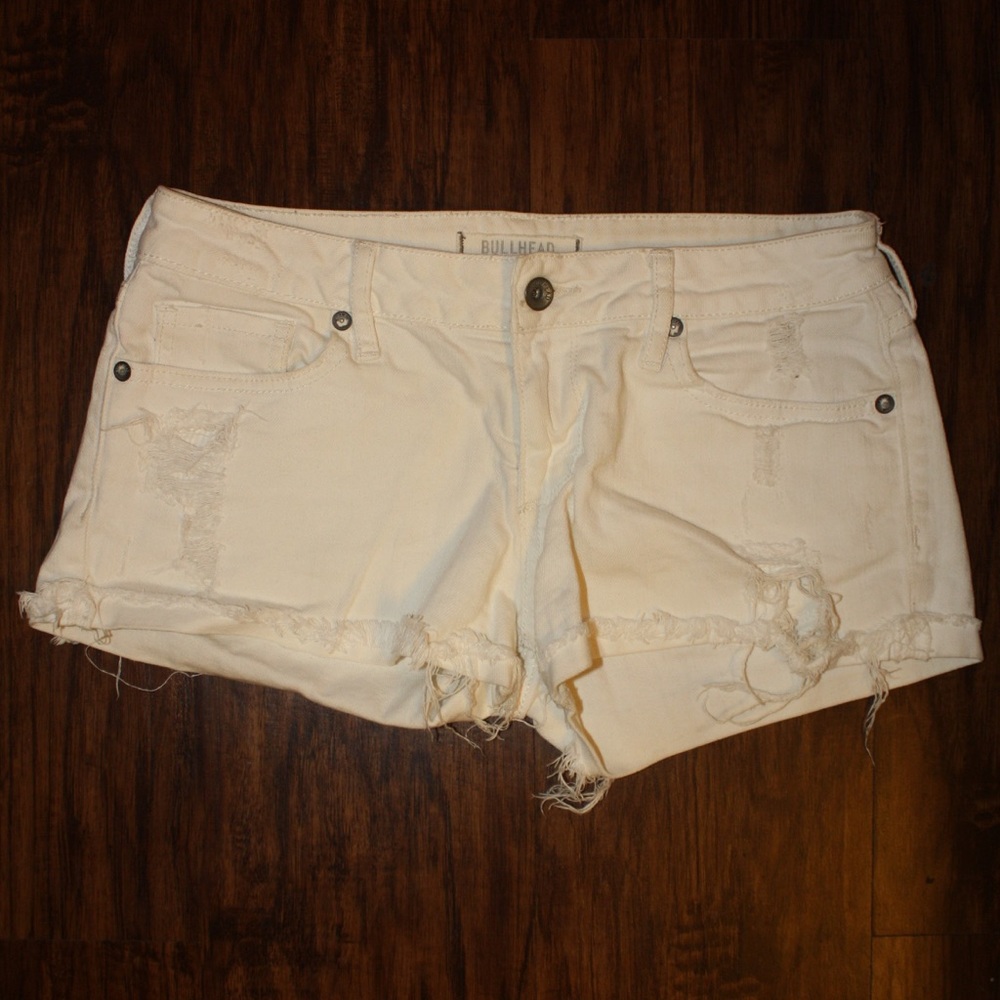 White BULLHEAD shorts