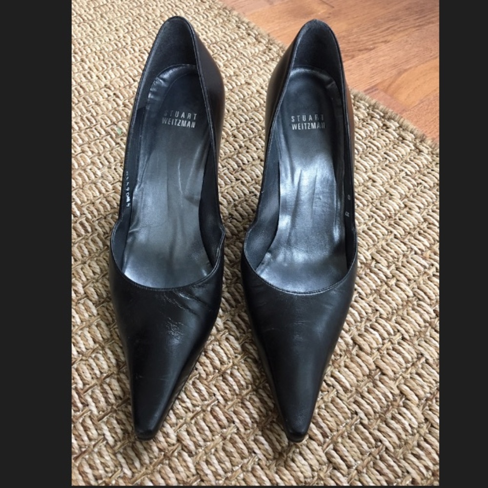 Woman’s Stuart Weitzman Black Leather Pumps