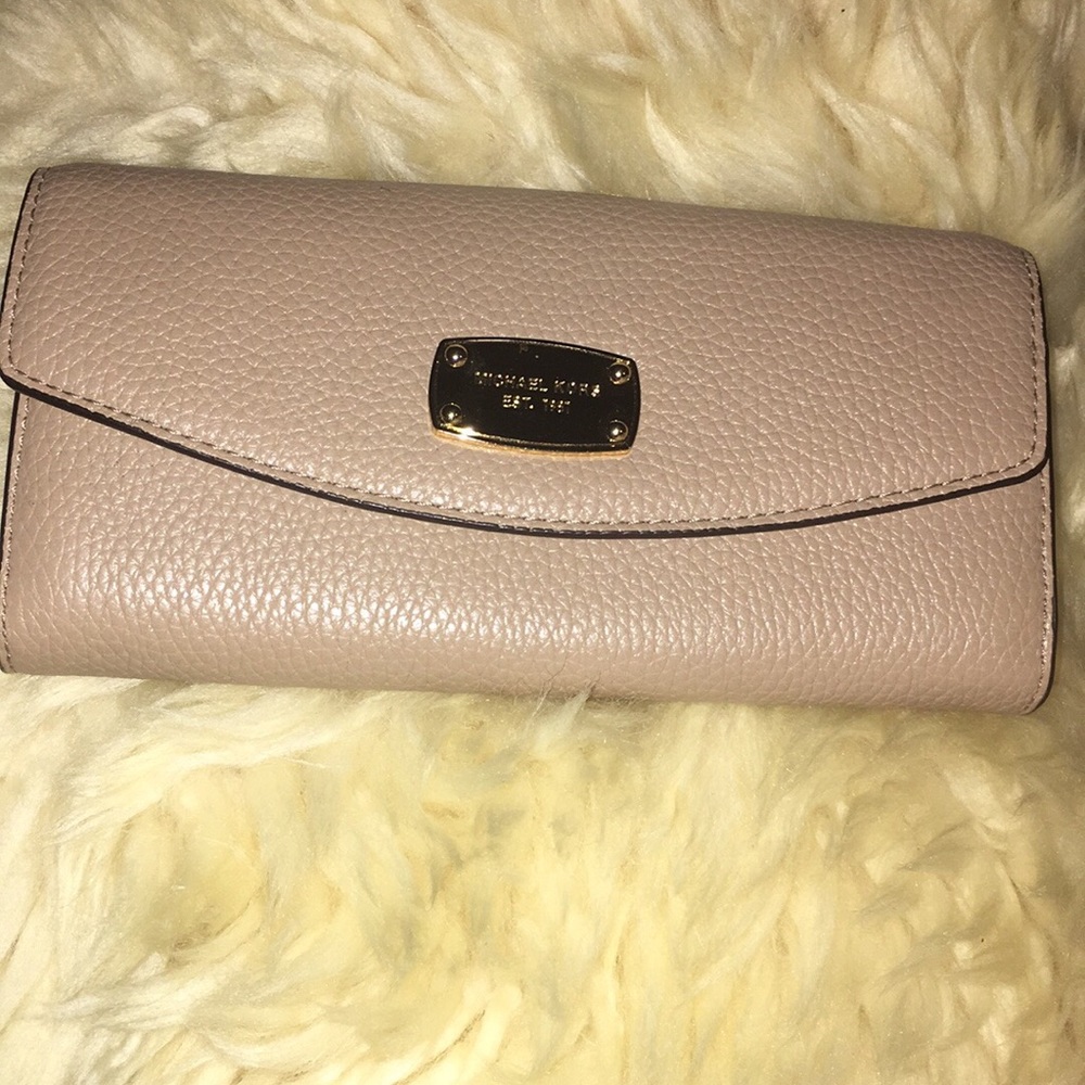 NWT Michael Kors wallet