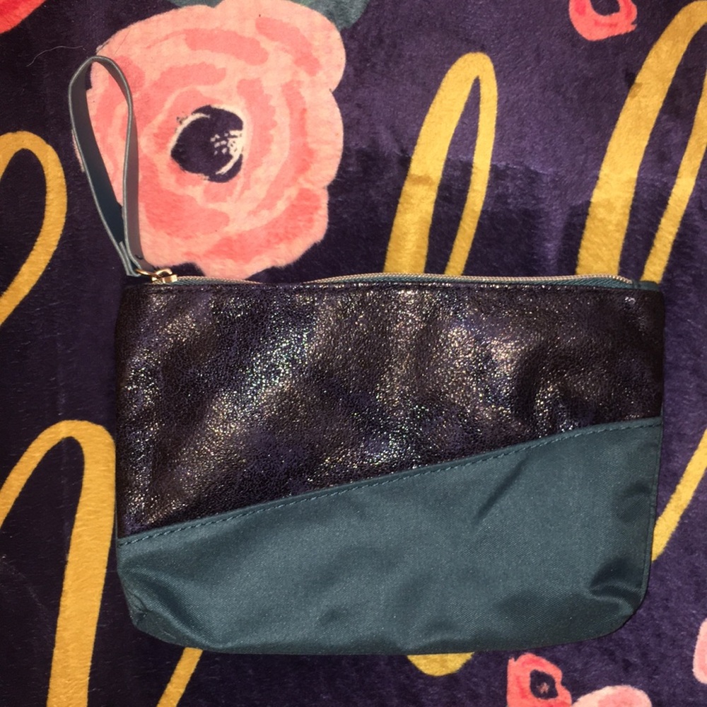 NWOT makeup bag