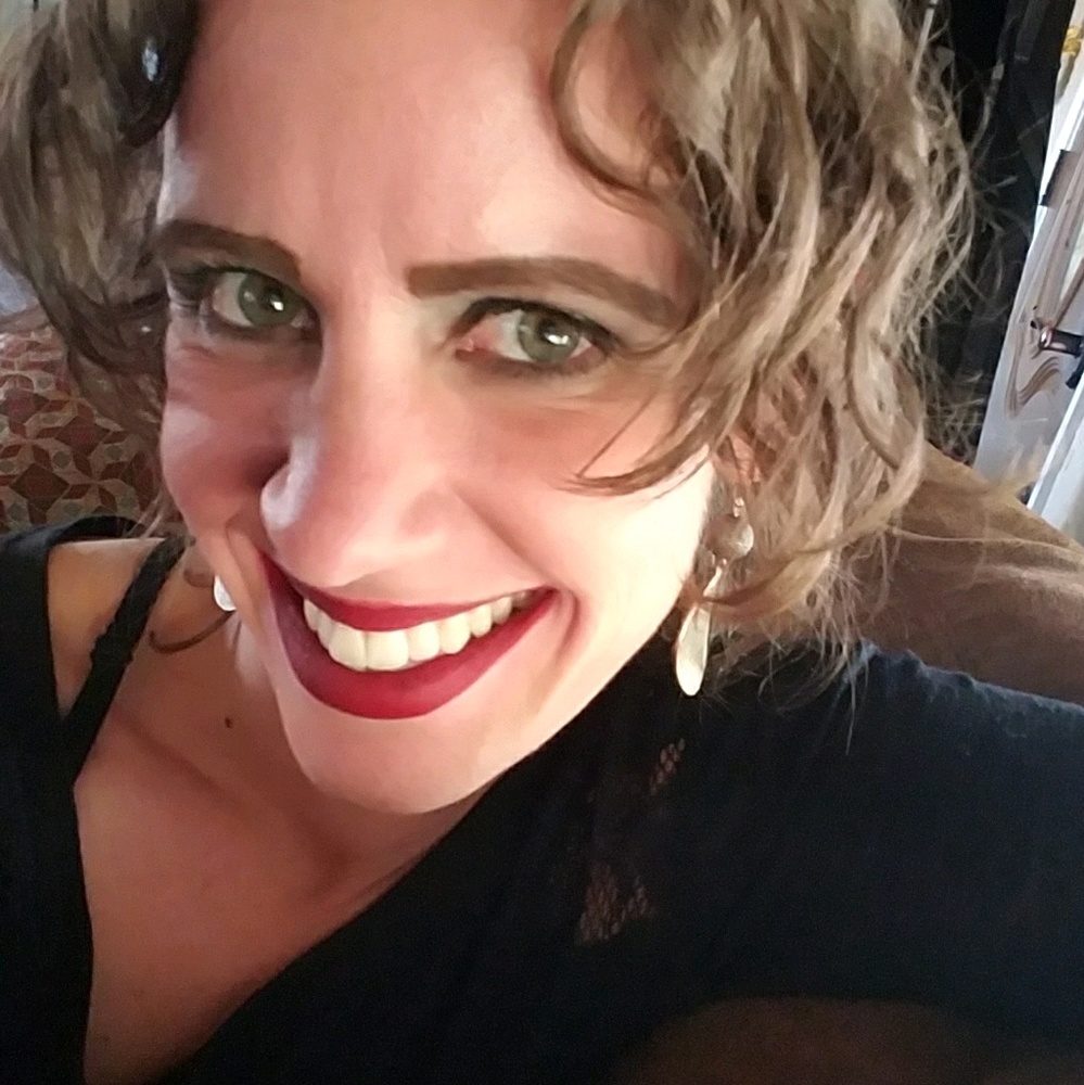 Meet your Posher, Sharon