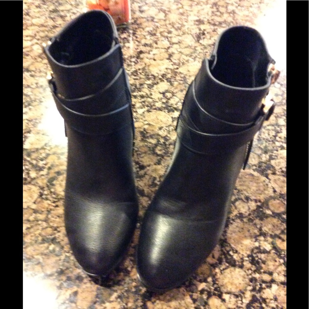 Apt. 9 Black Ankle Booties