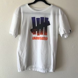 White undefeated medium T-shirt