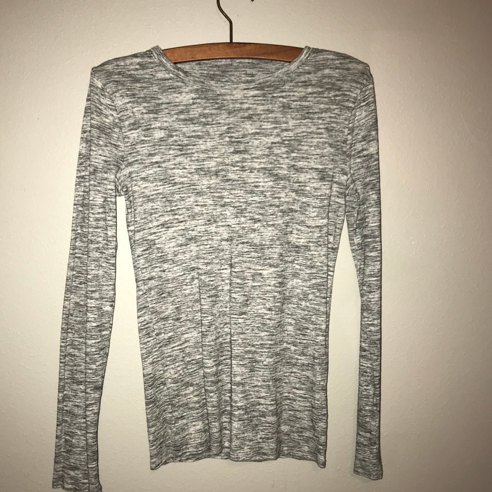 Thin grey and white long sleeve tee shirt