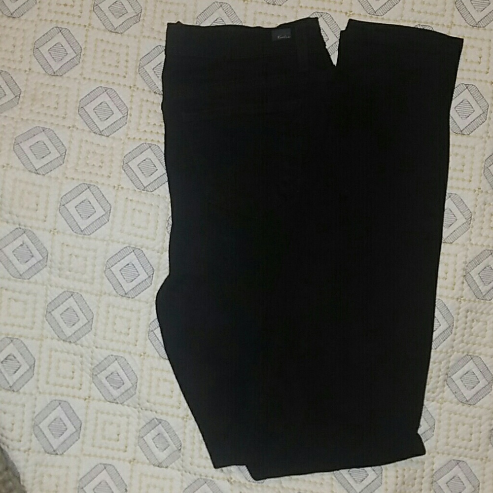 Black Skinny jeans