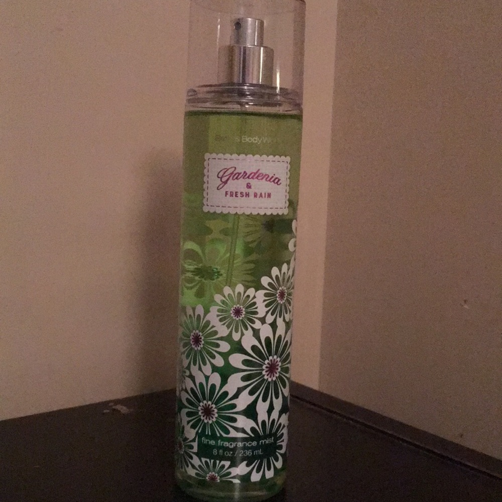 Bath & Body Works Gardenia & Fresh Rain