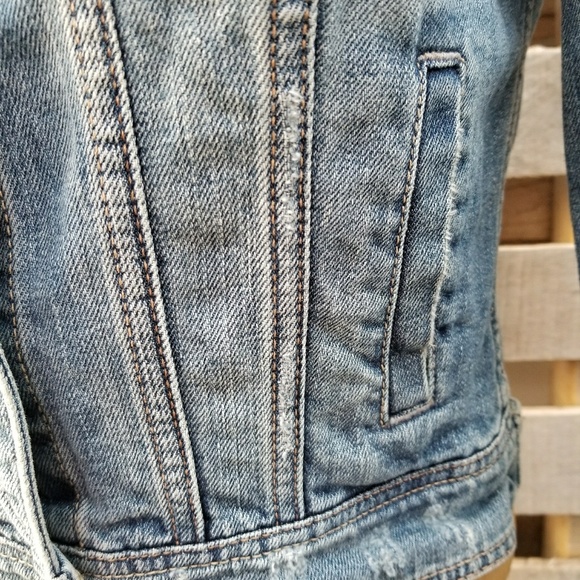 American Eagle denim jean jacket - Picture 3 of 7