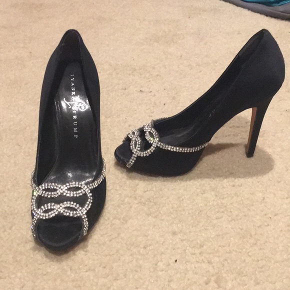 Black peep toe pumps with jewels - Picture 1 of 3
