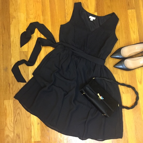 Tevolio Dresses & Skirts - 🥂 Perfect LBD with pockets!