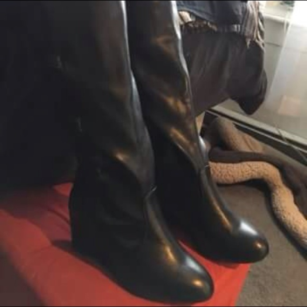 High heel laced up boots