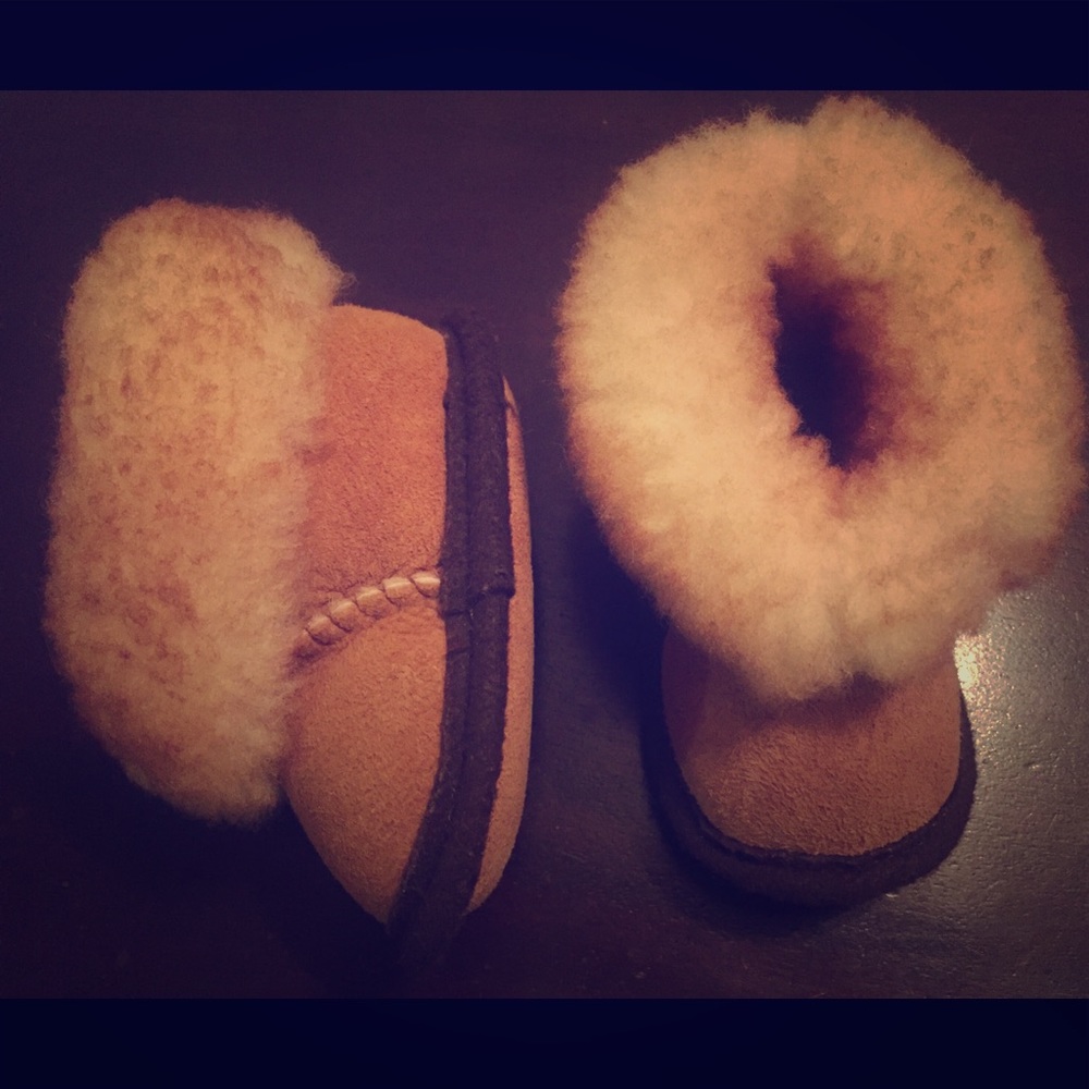 Sheepskin shearling boots brown 0-6 mos
