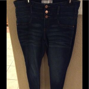 No Boundaries Skinny Jeans