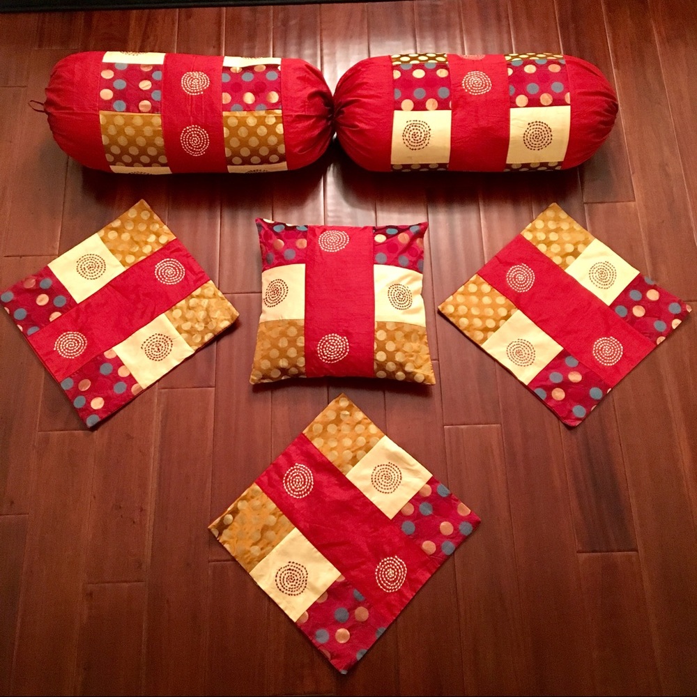Decorative Pillows (6 total)