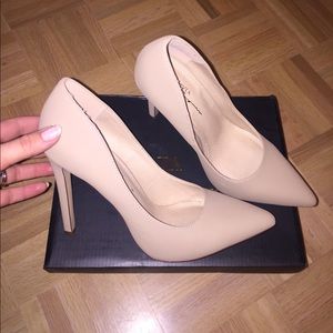 Pointy-Toe Heels
