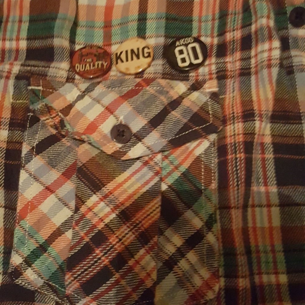 Button up shirt - Picture 2 of 3