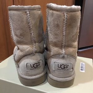 Kids UGG Size US11/Euro28