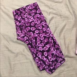 ON HOLD. OS Lularoe leggings