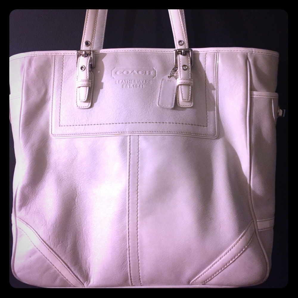 VINTAGE White Coach Hampton leather gallery tote