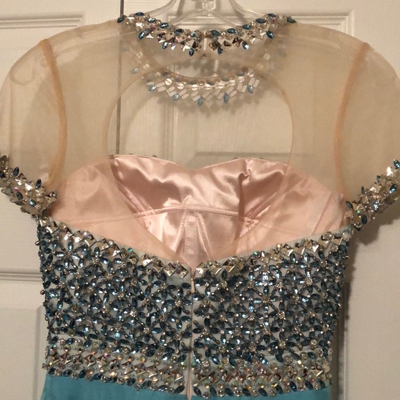PROM DRESS - Picture 4 of 6