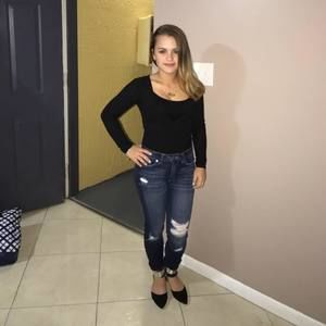 Meet your Posher, Claudia