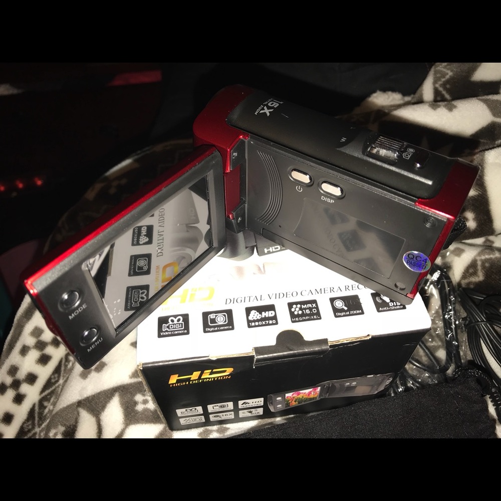 Digital Camera - Picture 7 of 7