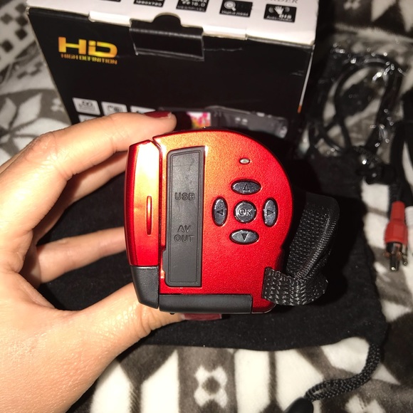 Digital Camera - Picture 3 of 7