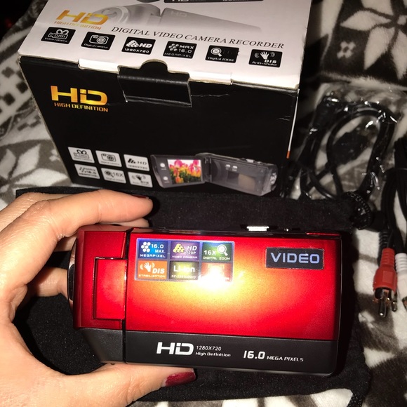 Digital Camera - Picture 4 of 7