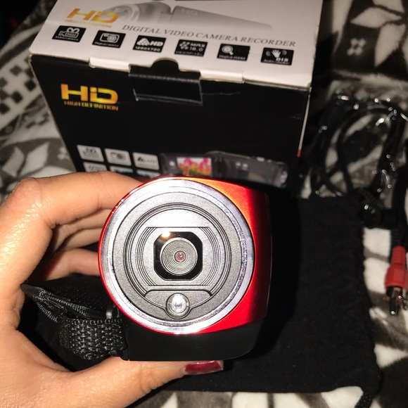 Digital Camera - Picture 5 of 7