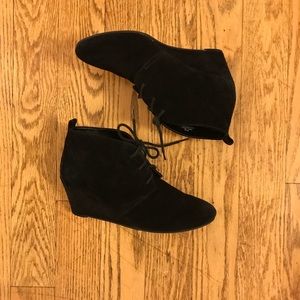 Nine West Illusion black suede booties