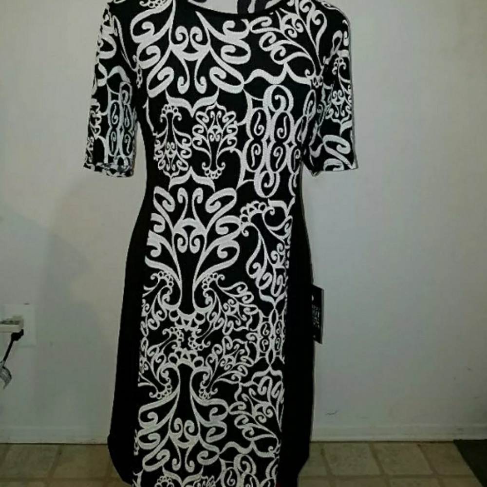 Brand new avenue filigree black and white dress