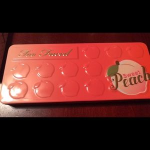Too faced peach pallet
