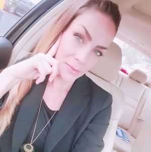 Meet your Posher, Denise