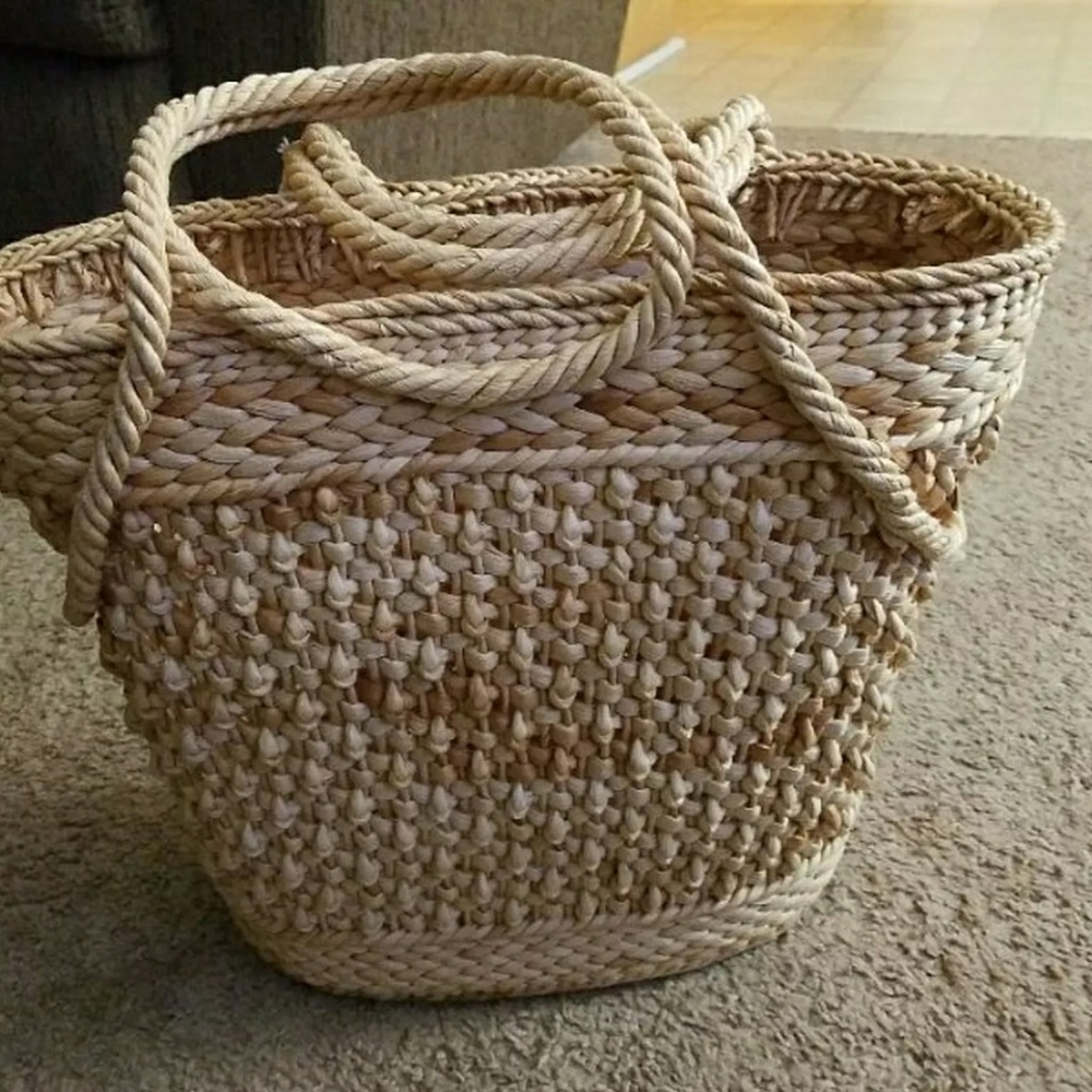 True vintage weave bag grocery beach etc...
